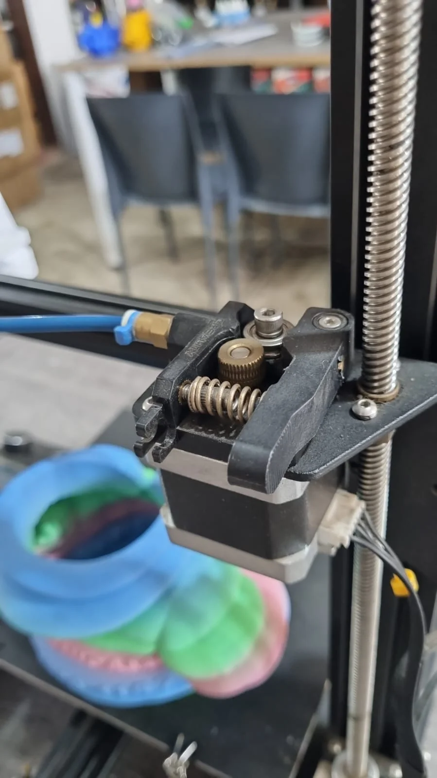 USADA Ender 3 NEO 220X220X250mm - DETALLE EN LA CAMA - MEJORA DE REFRIGERACION EN EL CABEZAL - Impresora 3D FDM Creality 30 DIAS DE GARANTIA SE RETIRA EN SUC MORON