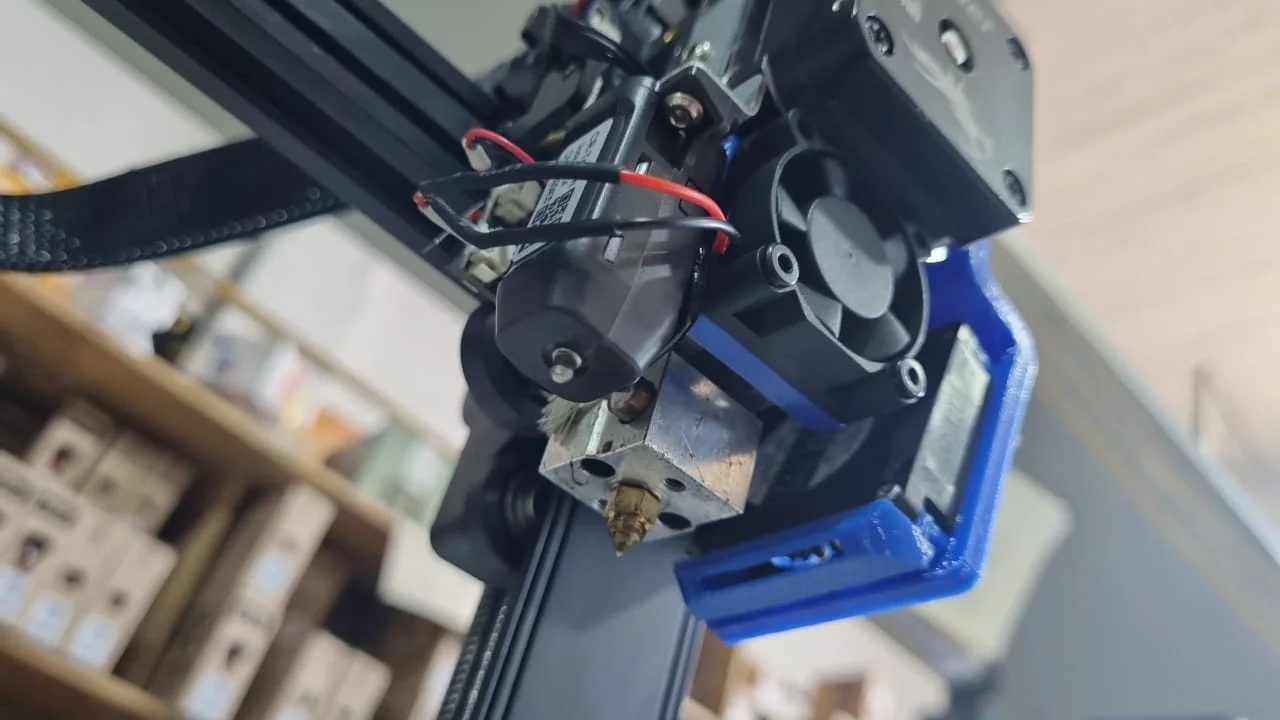 Ender 3 V3 SE - USADA EN MUY BUEN ESTADO - CABEZAL MODIFICADO PARA COOLER 3010 | 220x220x250mm Impresora 3D FDM Creality